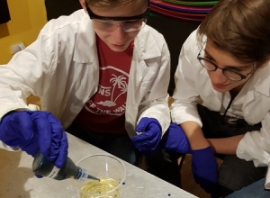 Badamy-jak-to-jest-z-tą-gęstością-substancji