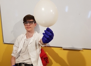 Balon-przebity-a-wcale-nie-pęka