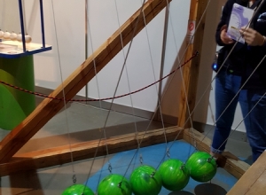 Na-wystawach-przypominaliśmy-sobie-zagadnienia-z-fizyki.....