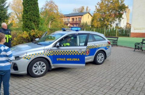 SPOTKANIE Z FUNKCJONARIUSZAMI STRAŻY MIEJSKIEJ I POLICJI