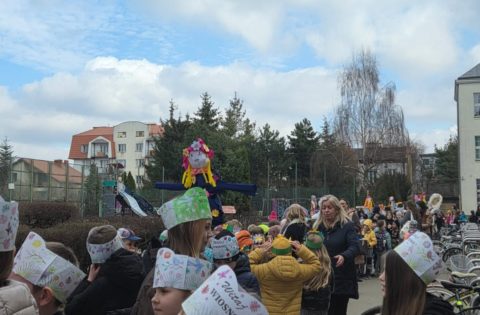 PIERWSZY DZIEŃ WIOSNY W ŚWIETLICY SZKOLNEJ