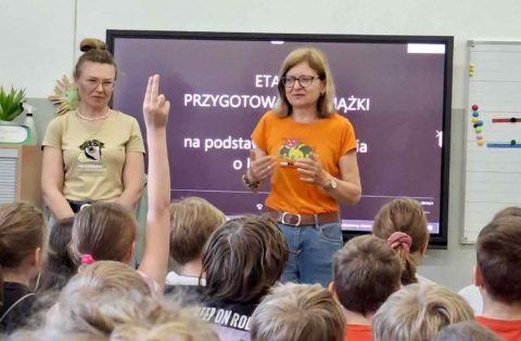 Fascynująca książka – spotkanie autorskie z pisarką Barbarą Szelągowską i ilustratorką Moniką Jędrychowską